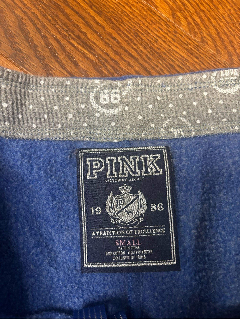 Y2K PINK Victoria's Secret Blue Logo Capri Sweatpants Size Small - Picture 8 of 12